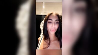 Ragazza con grosse tette