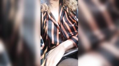 Milf italiana fa la troia in taxi