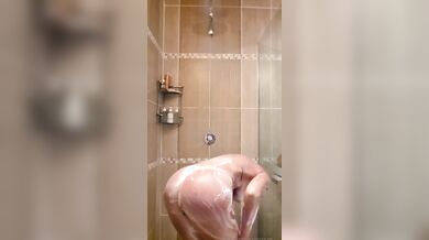 Milf bionda doccia hot OF