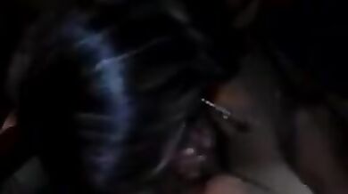 Moglie spompina due anziani