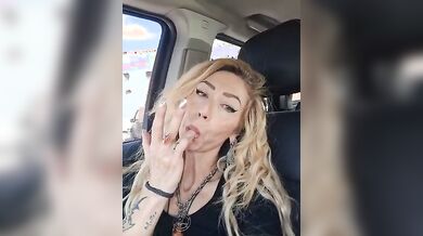 Vestiti veloce che ci arrestano