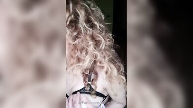 Lo succhio perchè voglio la sborra in faccia