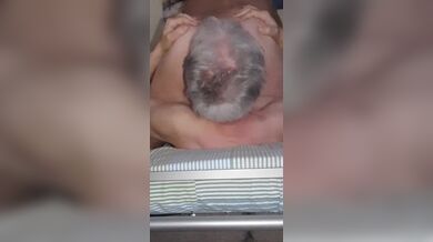 Il cazzo del nonno ancora nel mio culo