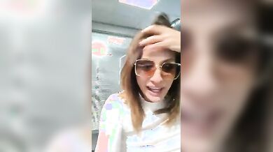 Selene Pompino escopata con sborrata in faccia in ufficio