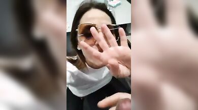 Selene Pompino escopata con sborrata in faccia in ufficio