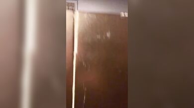 Sesso nel bagno della discoteca