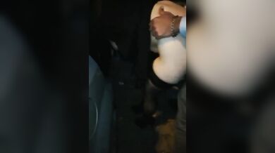 Moglie italiana fatta scopare nel parcheggio da guardone