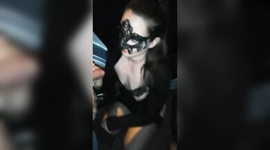 Pompino moglie cuckold italiana nel parcheggio a bull