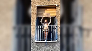 Elisa Esposito chiede soldi ai fans perchè non ha voglia di lavorare