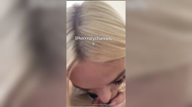 Paolina Calippotour scopa col portapizze OF