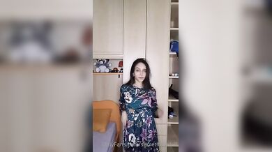 Secretlittled0ll leva il reggiseno OF