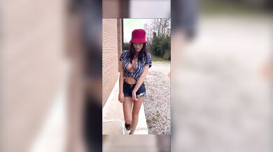 Sofia Barbieri con le tettone fuori OF