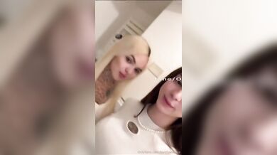 Ambra e Paolina con sei ragazzi al Calippotour OF