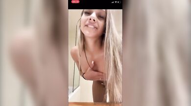 G1ulia Ottorin1 si masturba OF