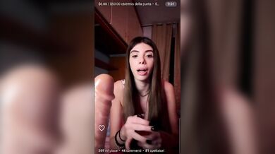 Alessi4 Quando mi masturbo ragazzi ve la faccio vedere tutta aperta OF