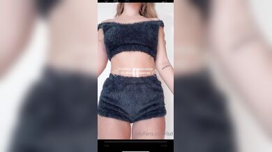 Greta spogliarello sexy OF