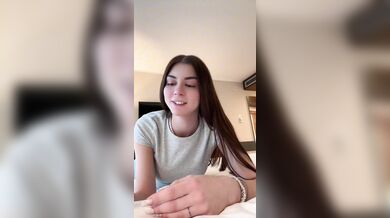 Ambra e Paolina le calippare fanno un pompino a disabile OF