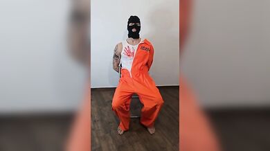 Poliziotta si scopa il carcerato OF NEW