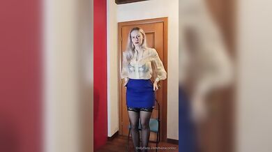 Joi amatoriale Luiz4 masturbazione tettona bionda OF