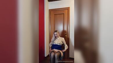 Joi amatoriale Luiz4 masturbazione tettona bionda OF