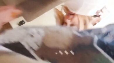 Sei cattivo mi fai sentire una puttana quando mi scopi