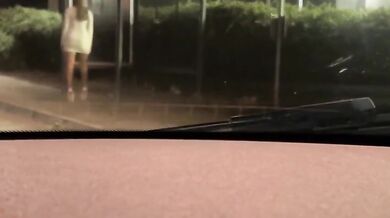 Sesso con puttana in un parcheggio in auto