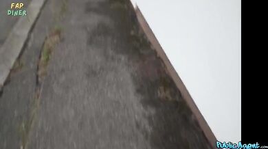 Shelena scopata in piscina