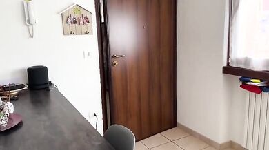 Con questo vestito da puttana meriti di essere inculata