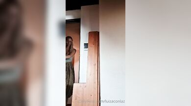 Luisa tettona fica of si masturba tutta nuda