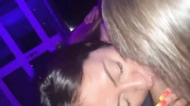 Quanto sono troie ste due tipe