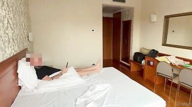 Servizio in camera cameriera fica che si fa scopare OF