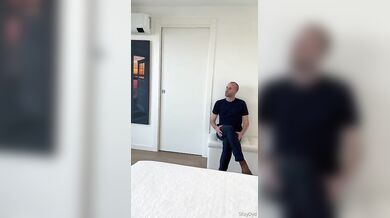 Scopata tra vecchi amici con lei fica sborrata in faccia