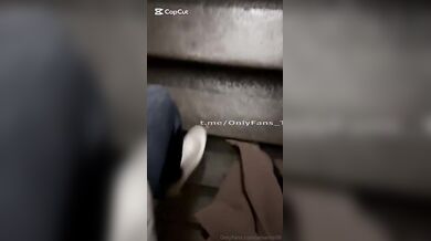 Ambra,Paolina e Andrea succhiano il cazzo a un fan