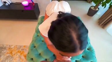 Sorellastra fica si fa chiavare dal suo fratellastro italiano