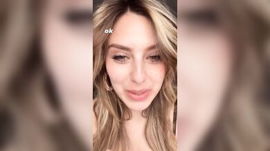 Claudia Napolitano selfie tettone