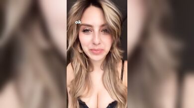 Claudia Napolitano selfie tettone