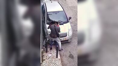 Scopata in strada da ragazzo di colore