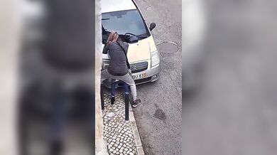 Scopata in strada da ragazzo di colore