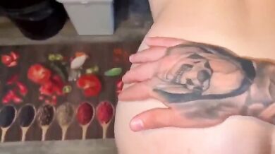 Scopata con splendida sborrata sugli occhiali