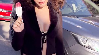 Teen italiana si fa spaccare la fica da mandingo black con cazzo enorme