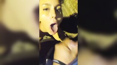 Ho la faccia da cazzo sborrami in faccia