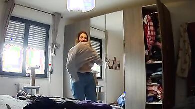 Spy coinquilina tettona