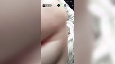 Flash tetone studentessa in live