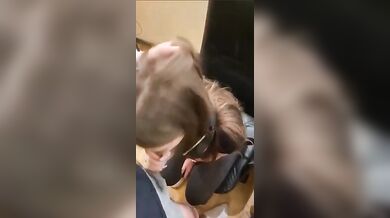 Pompino amatoriale con ingoio fidanzata