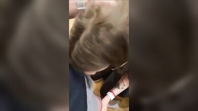 Pompino amatoriale con ingoio fidanzata