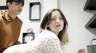 Oh si scopami cosi - FIdanzata scopata a pecora