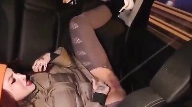 Ditalino in treno con squirt italiana troia