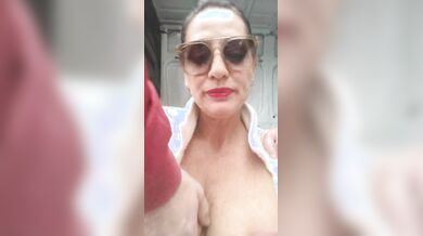 Trio con 2 camionisti nel parcheggio che mi sborrano in faccia