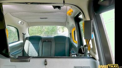 FakeTaxi Marika Milani video completo