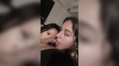 La mora e la bionda sul mio cazzo